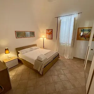 https://casa-donna-enrica.lecce-hotels.com